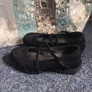 Sketchers with velcro strap